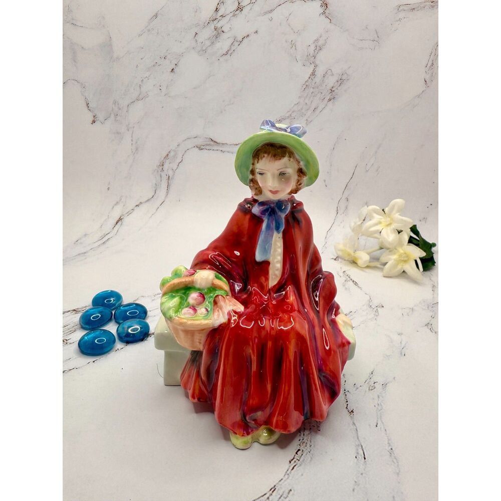 Royal Doulton Linda HN2106, handmade, Bone China, England,1952,‎ mint condition